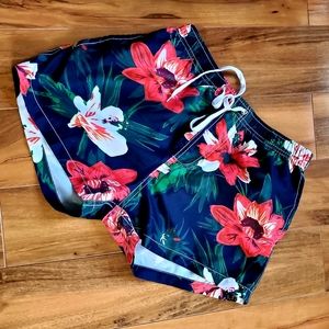 SEOBEAN Aloha Shorts - Size Medium (NWOT)